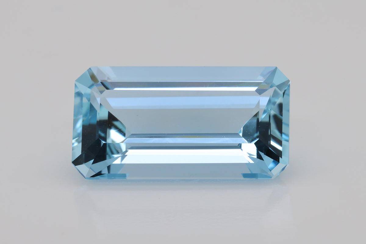 11.65 Carat Artic Blue Colour Aquamarine  (AQ1946)