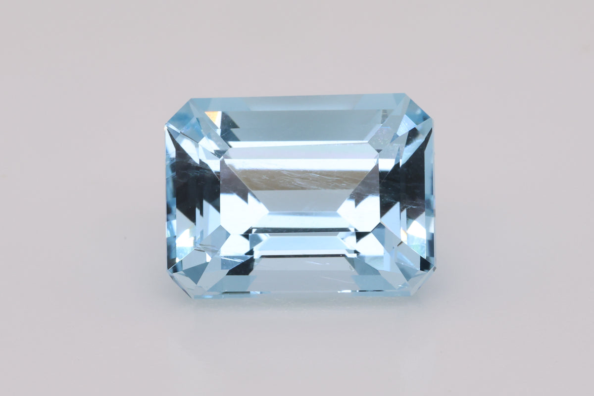 8.10 Carat Artic Blue Colour Aquamarine  (AQ1900)