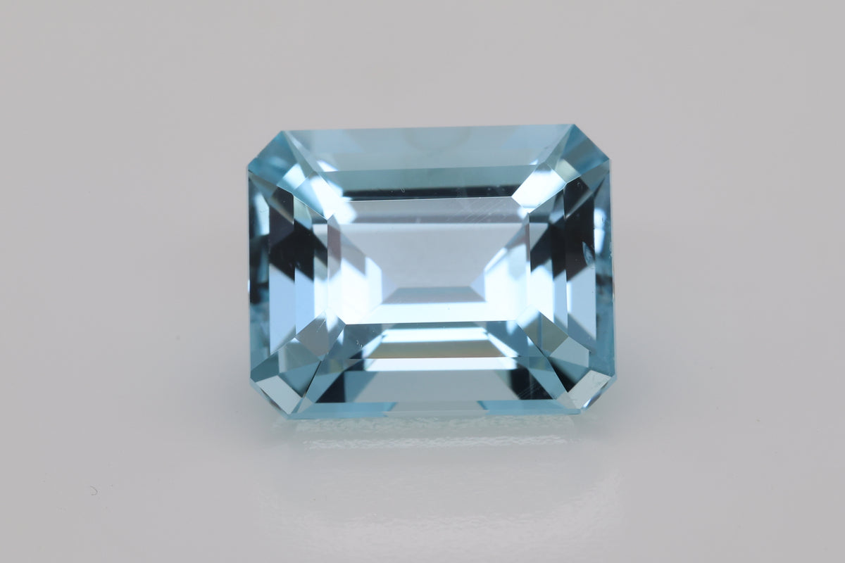 3.76 Carat  Blue Colour Aquamarine  (AQ1881)