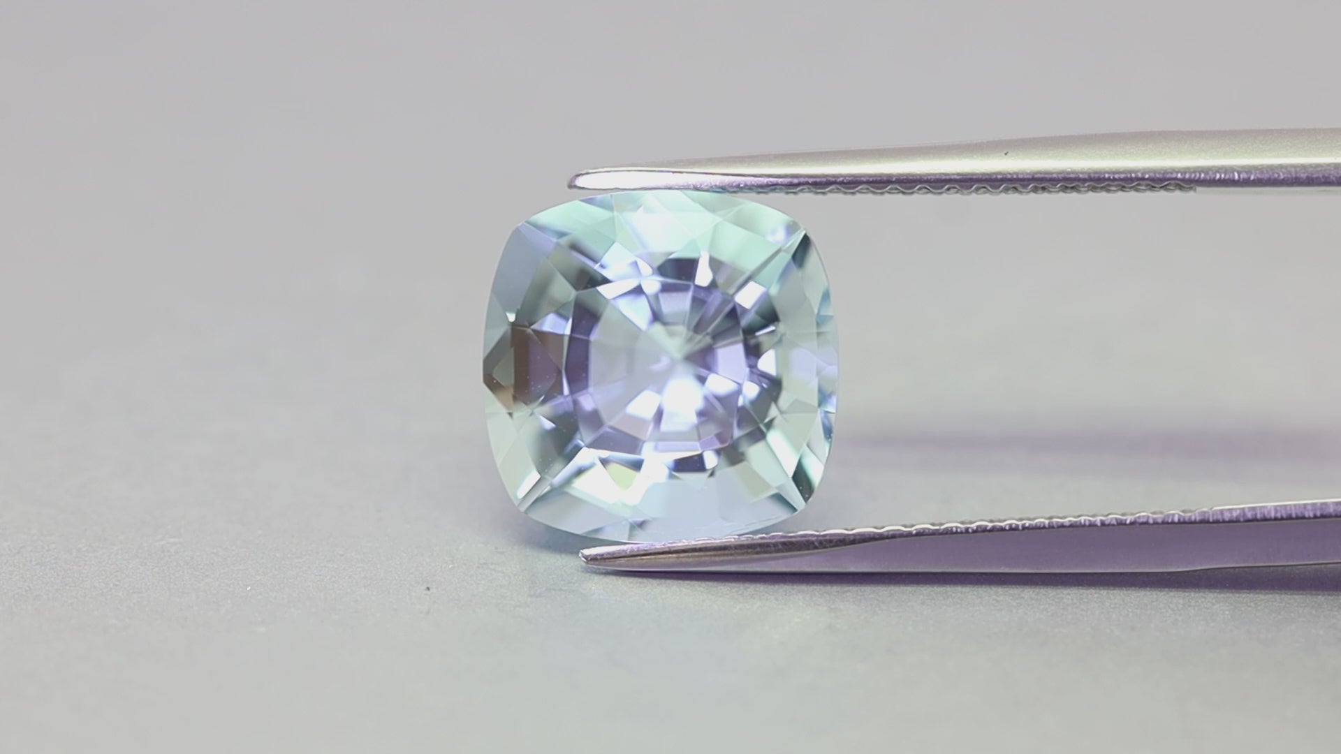 4.77 Carats Ice Blue Aquamarine (AQ1944)