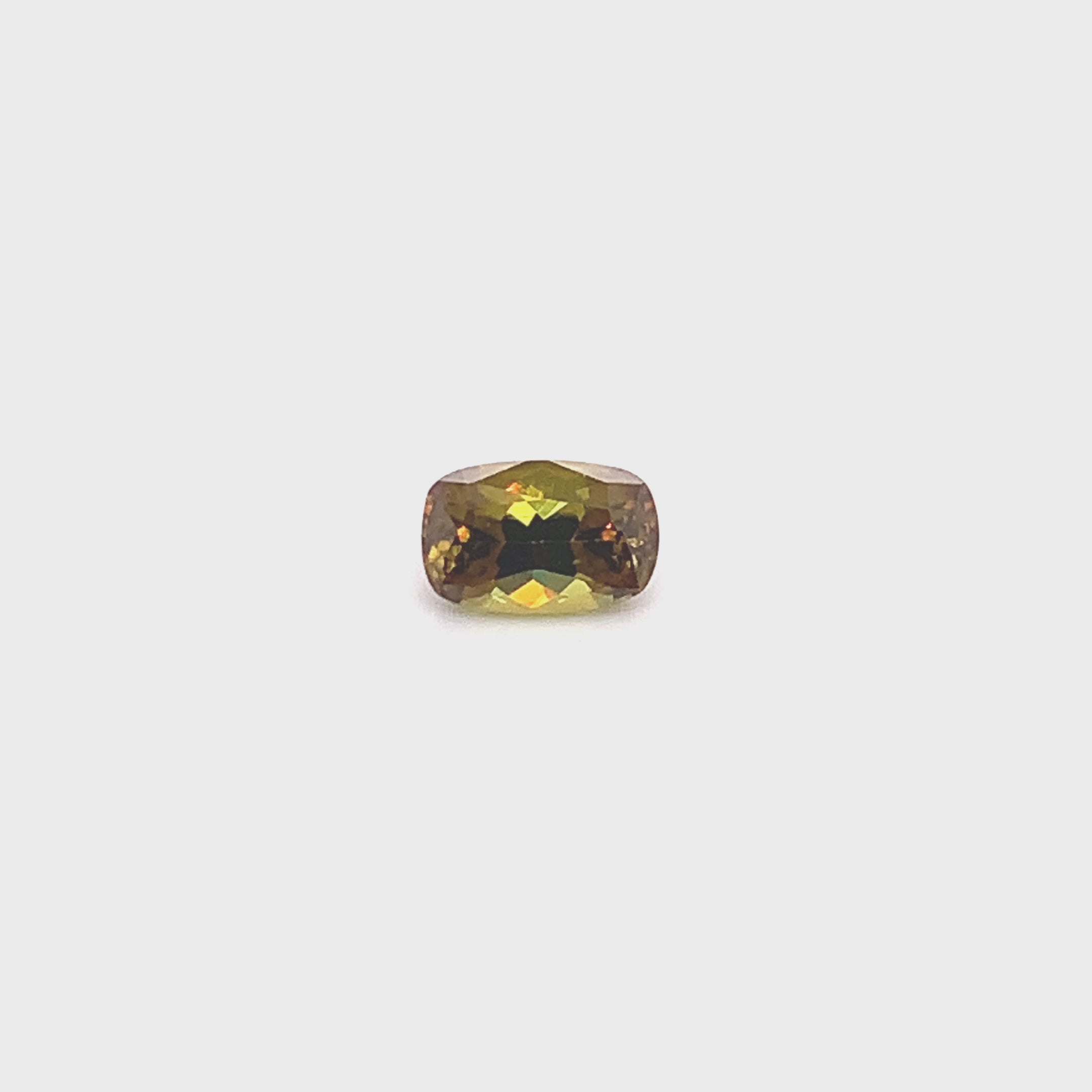 CORN YELLOW SPHENE 3.21CTS CUSHION CUT GEMSTONE (SP038)