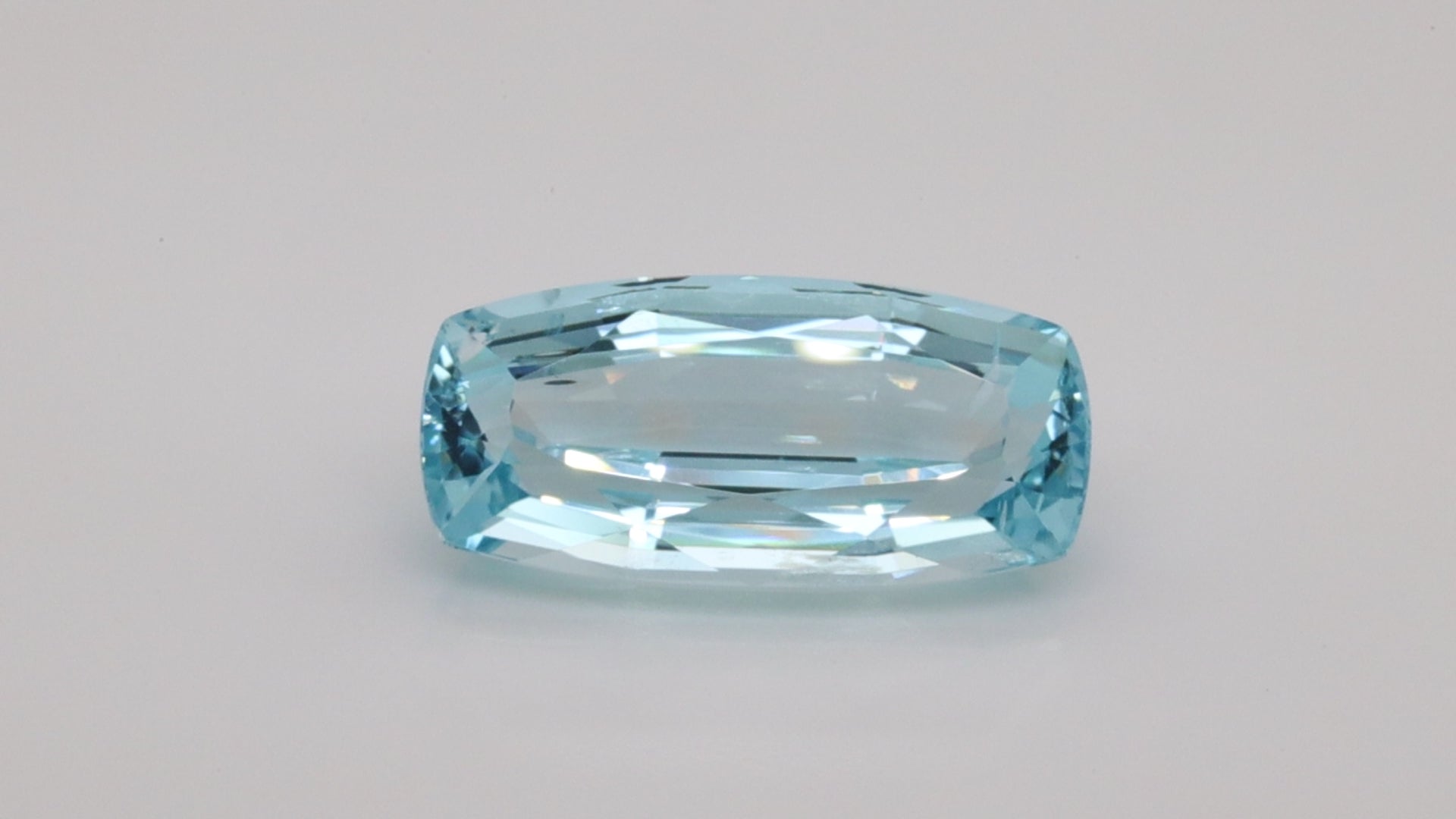 21.72 Carats Medium Blue Color Aquamarine (AQ1221)