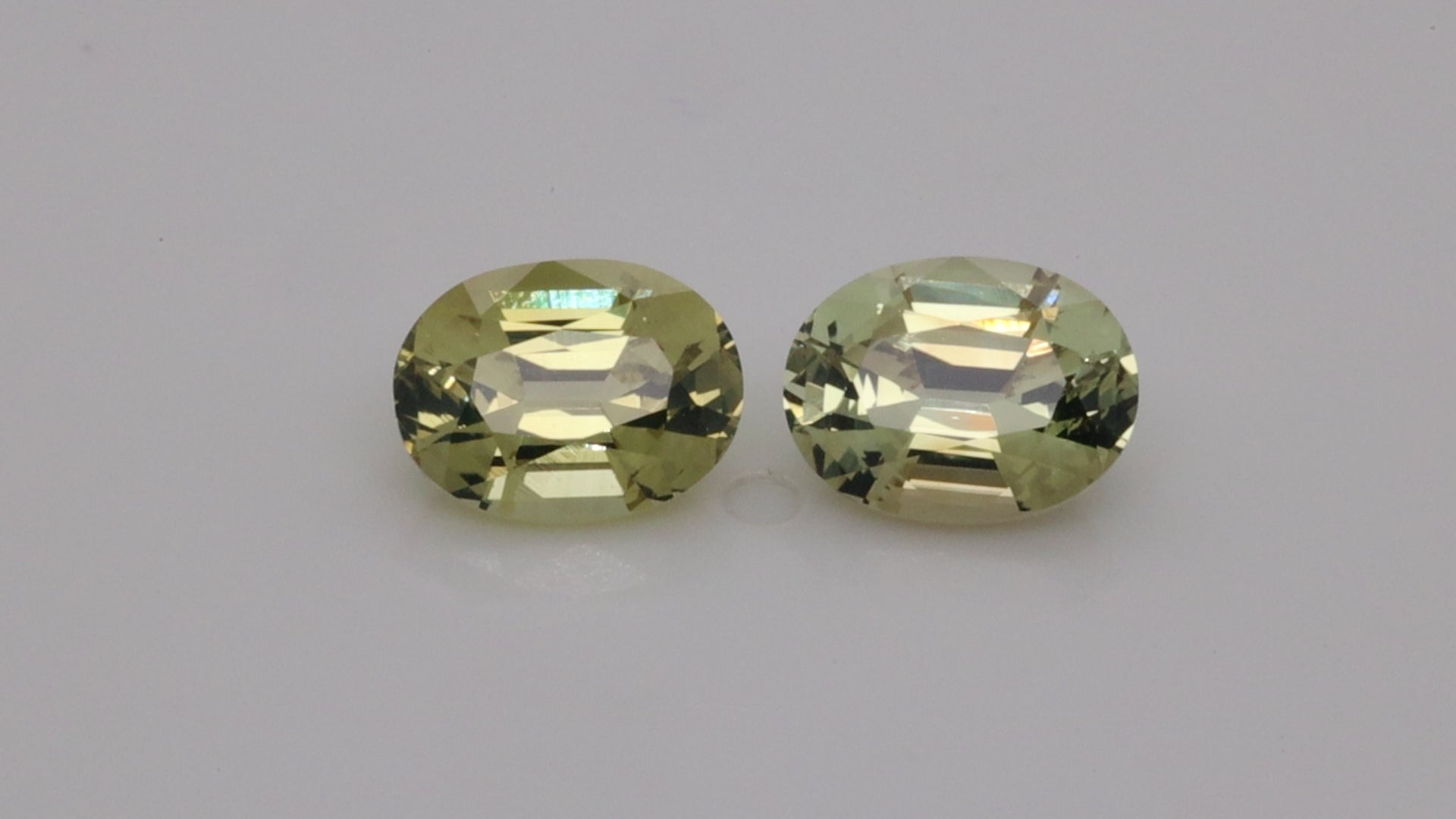 4.15 CARATS GREENISH YELLOW COLOR CHRYSOBERYL PAIR (CB002)