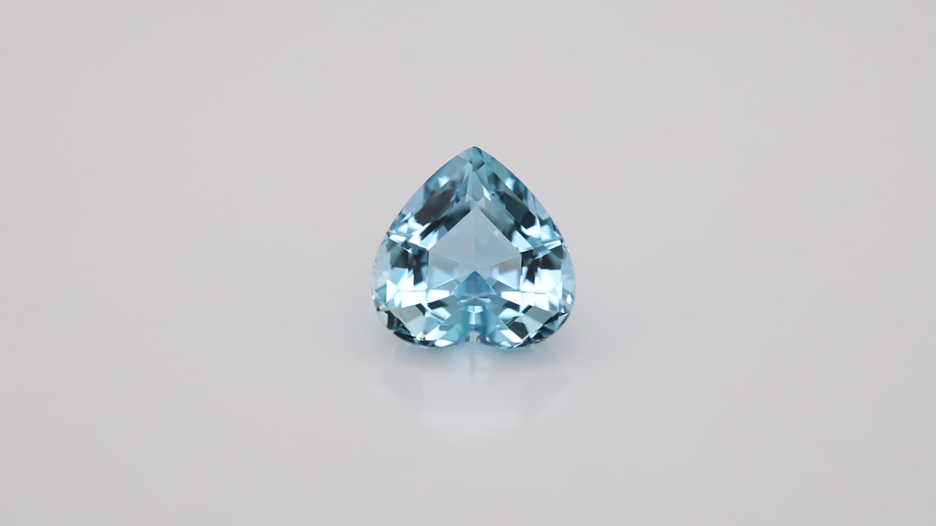 4.45 Carat Artic Blue Colour Aquamarine  (AQ1886)