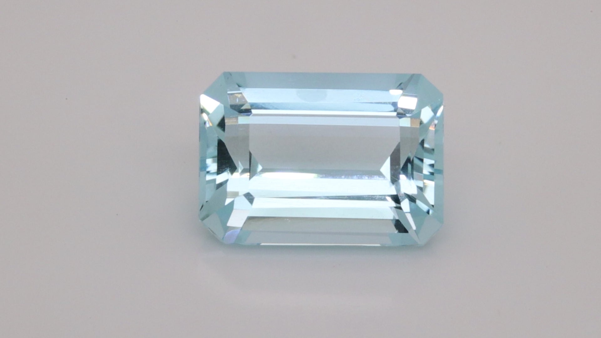 10.70 Carats Medium Blue Aquamarine (AQ451)