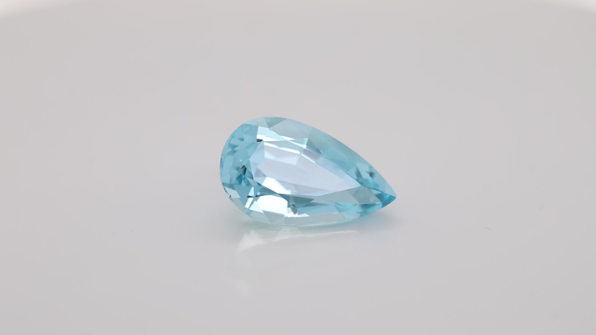 13.59 Carat Blue Colour Aquamarine  (AQ1868)