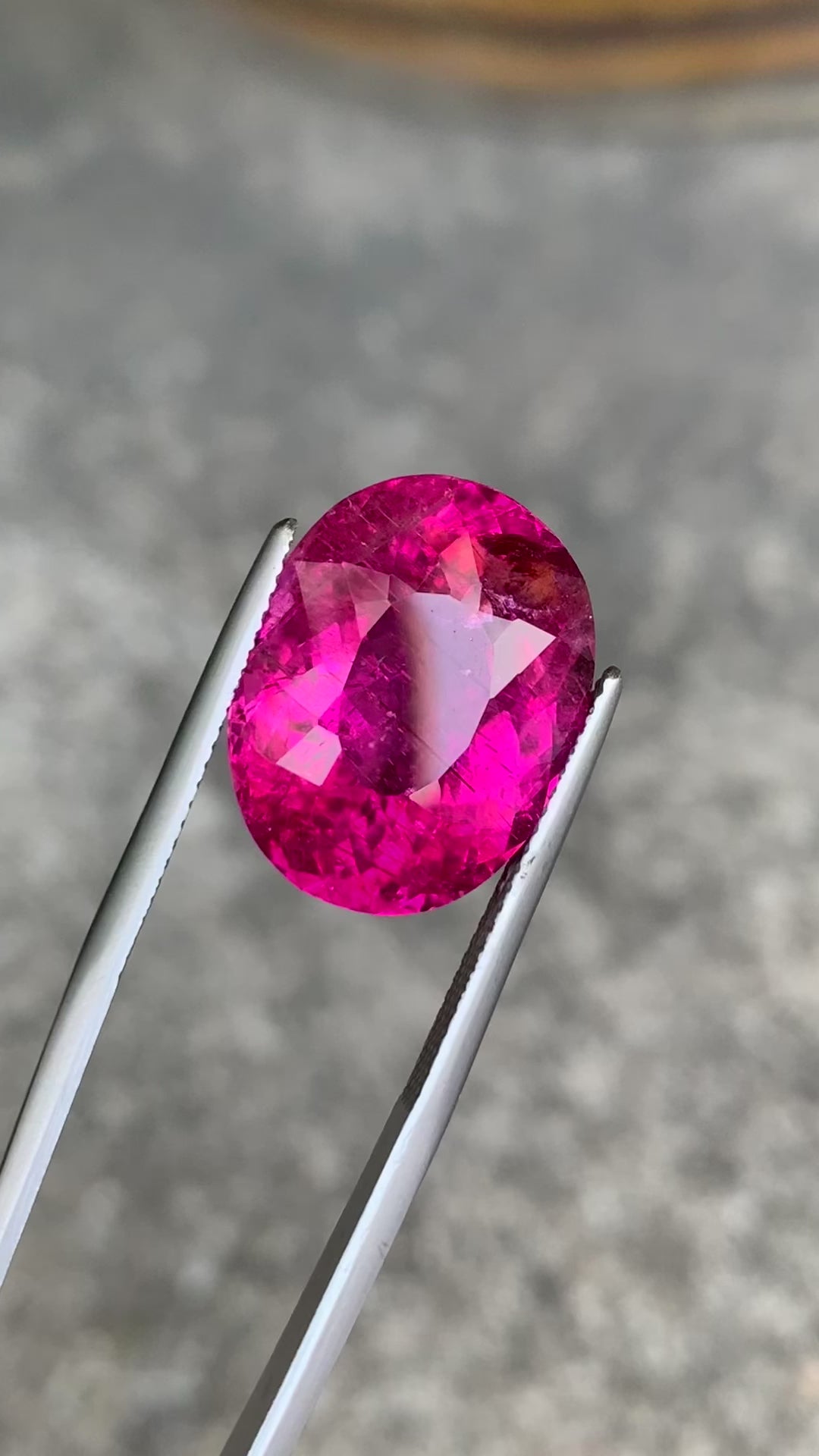 17.95 Carat Oval Shape Magenta Pink Color Rubelite For jewellery  (RL029).