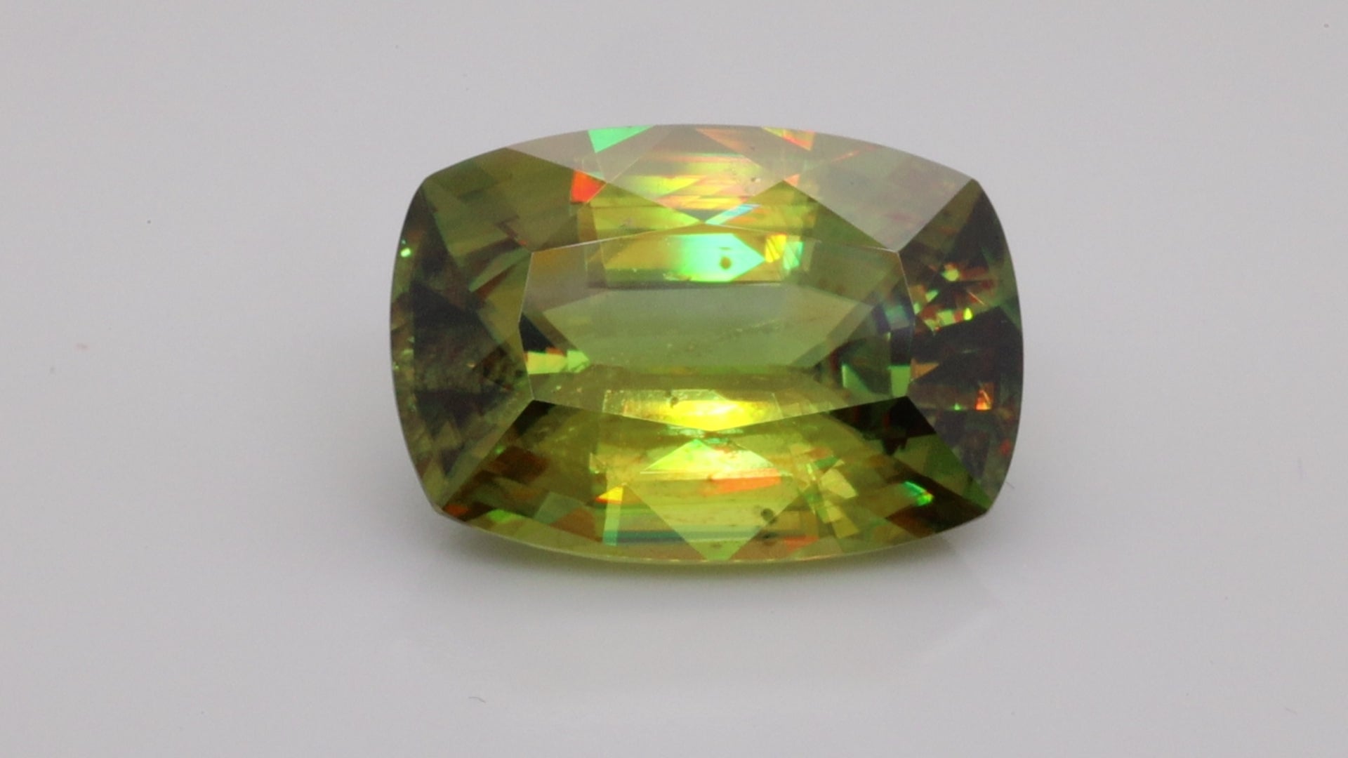 15.22 Carats Sparking Green Sphene (SP008)