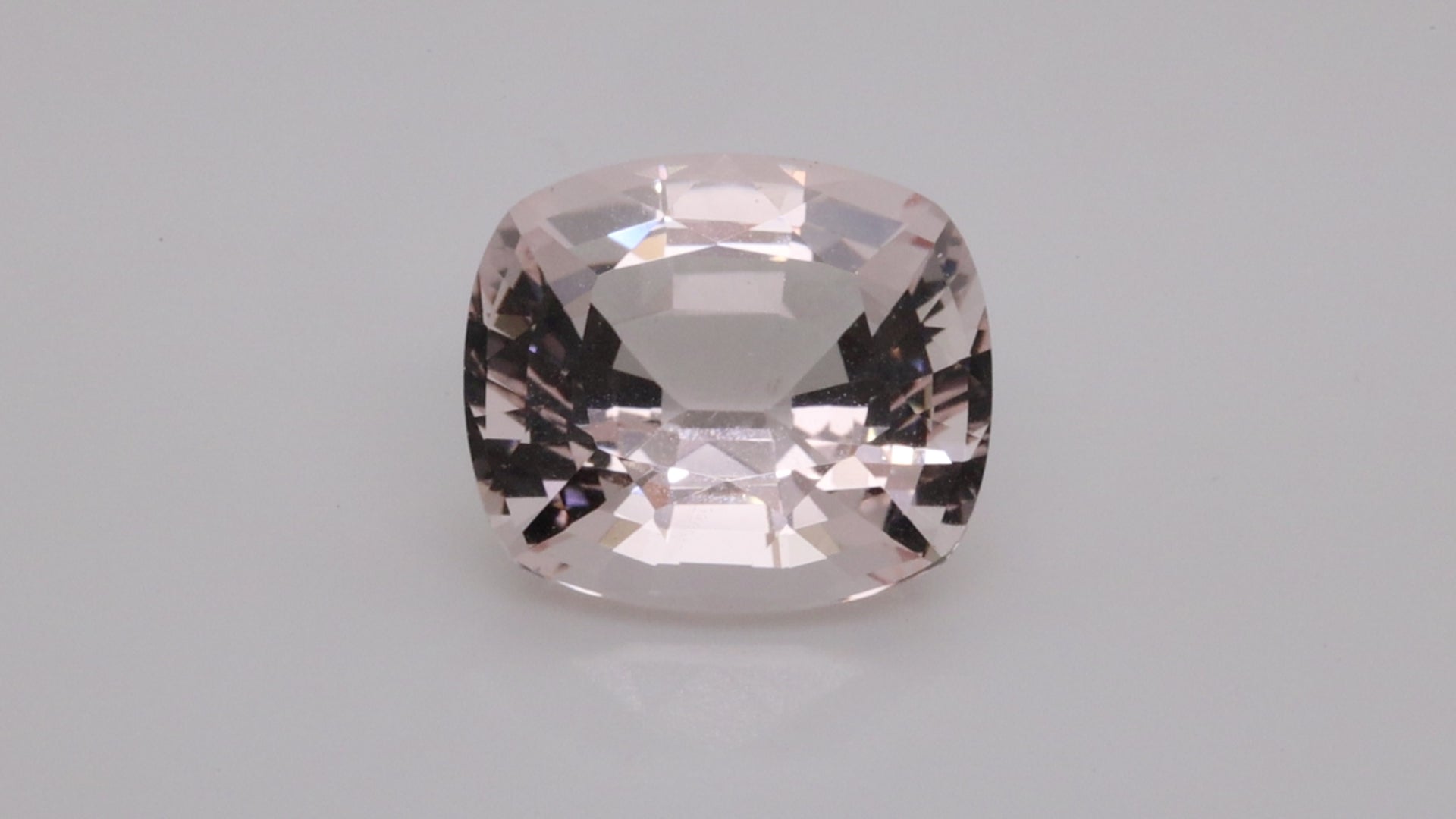 13.46 CARATS PEACH PINK MORGANITE  (MO119)