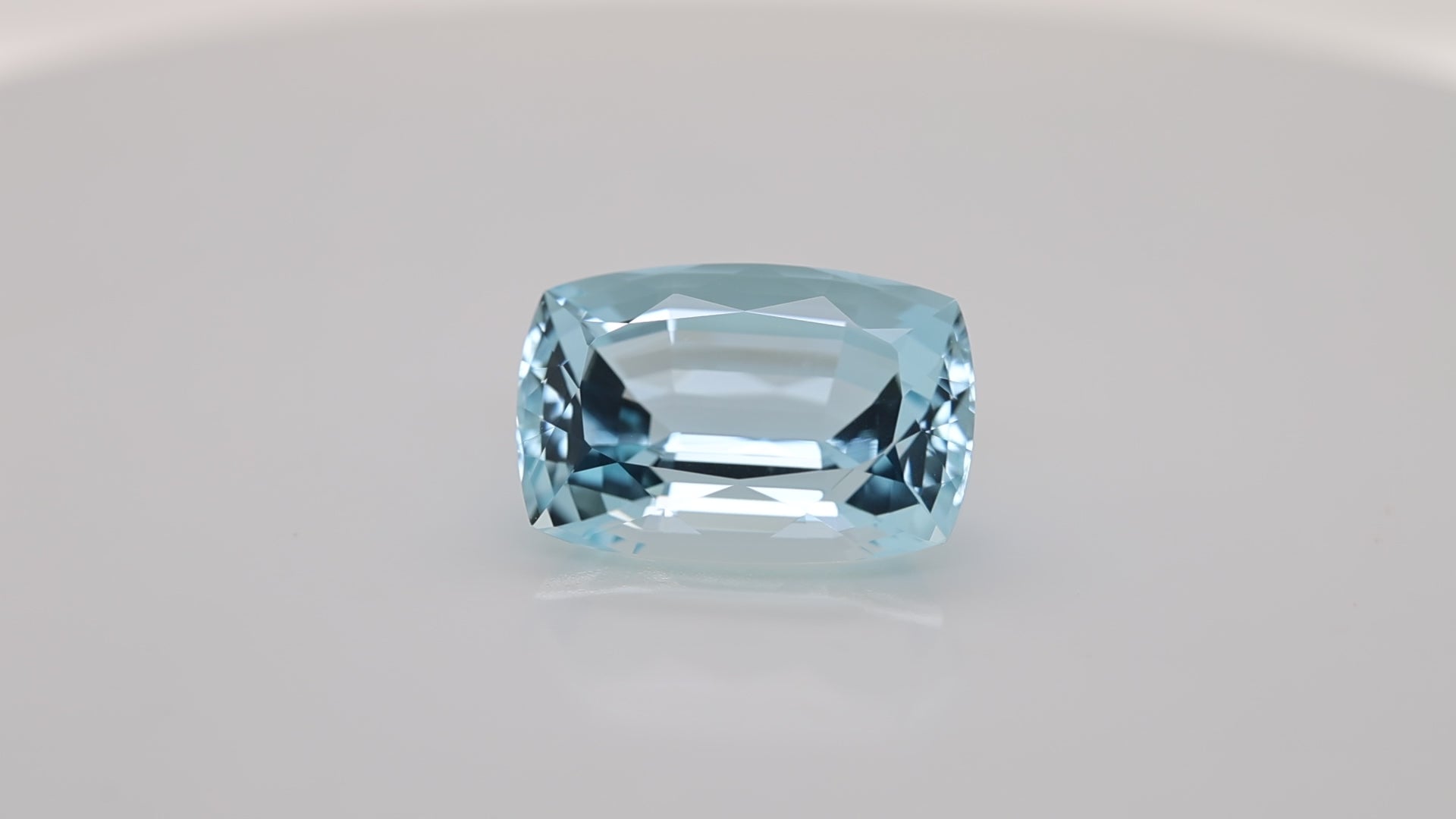29.47 Carat Blue Colour Aquamarine  (AQ474)