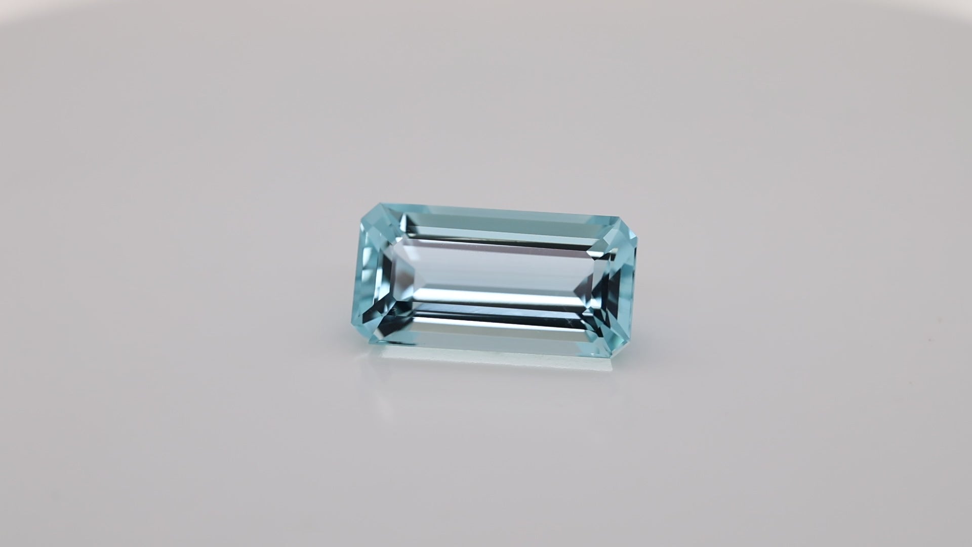 14.36 Carat Blue Colour Aquamarine  (AQ1788)
