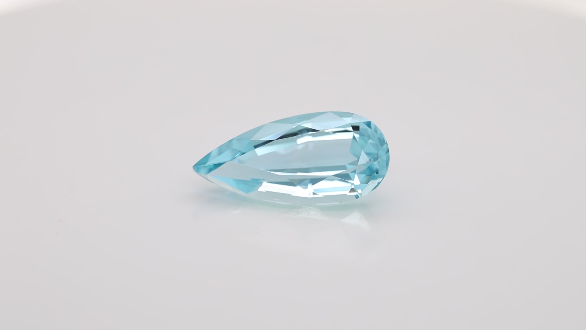 15.89 Carat Blue Colour Aquamarine  (AQ1861)
