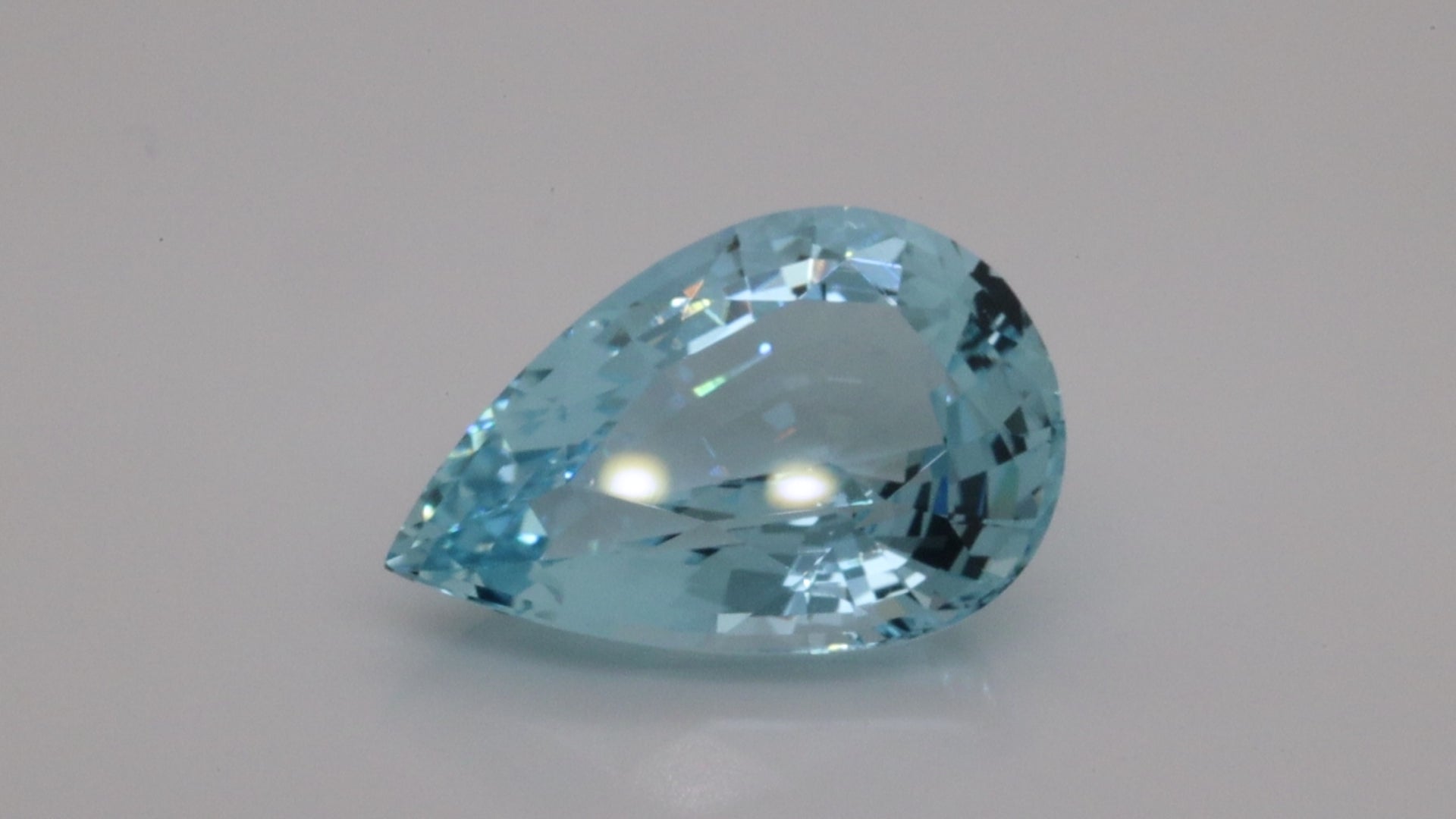 21.19 Carats Medium Blue Aquamarine (AQ1244)