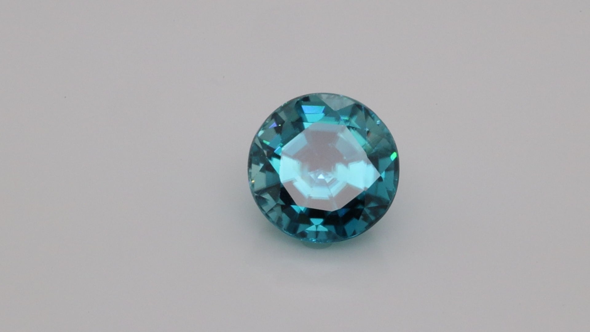 4.87 Carat Top Blue Zircon For Jewellry (ZN031)