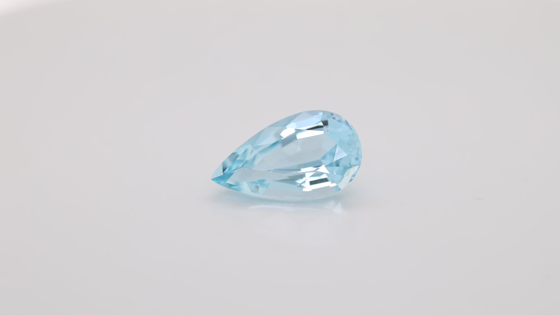 9.60 Carat Blue Colour Aquamarine  (AQ1950)