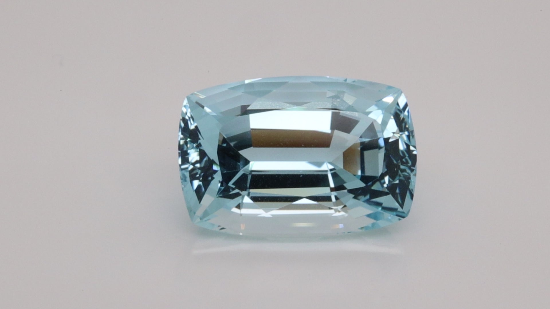 29.47 Carats Medium Blue Aquamarine (AQ474)