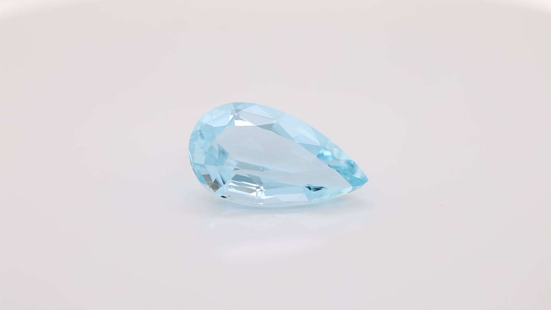 14.91 Carat Blue Colour Aquamarine  (AQ1857)