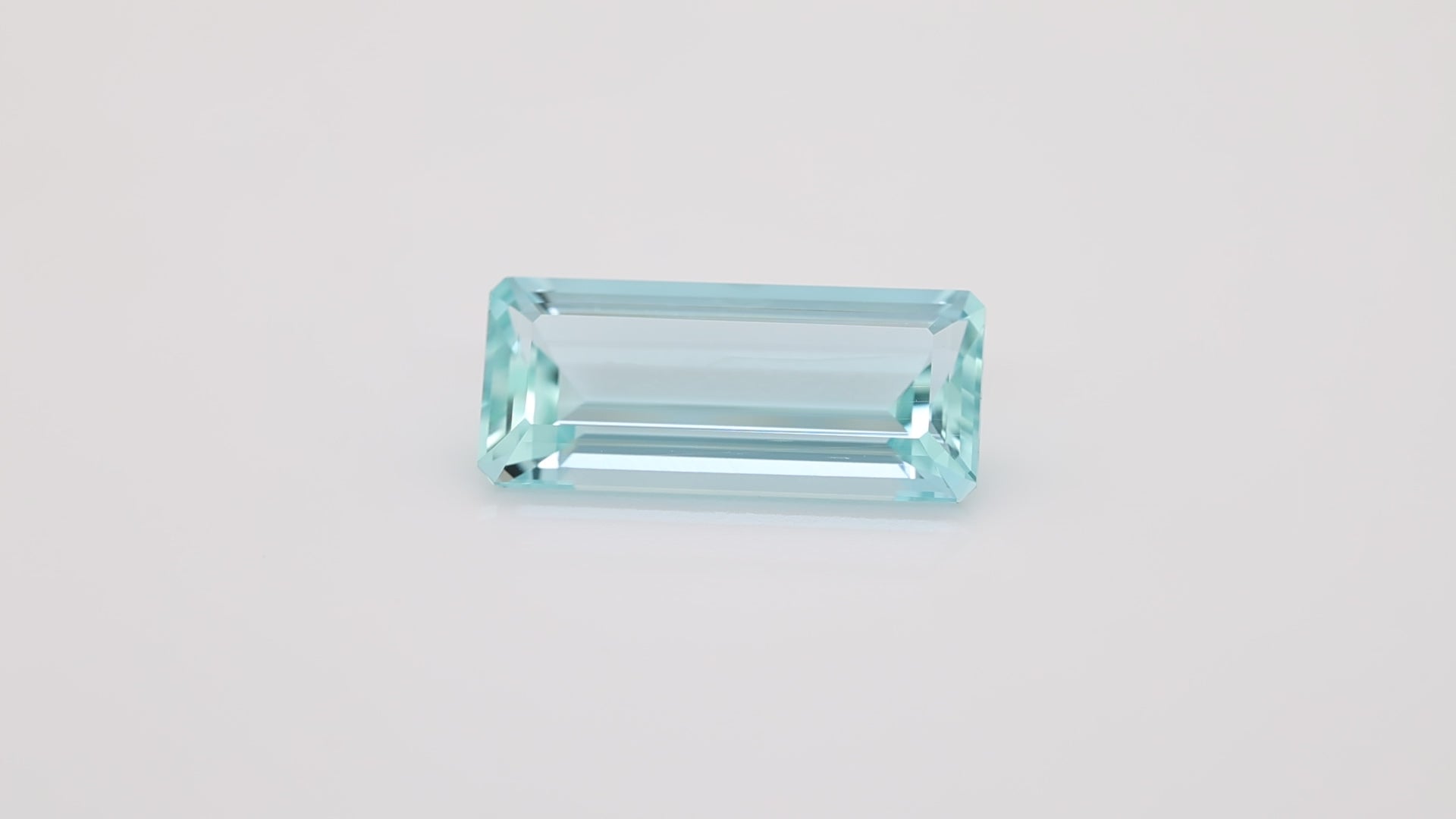 16.65 Carat Greenish Blue Colour Aquamarine  (AQ471)