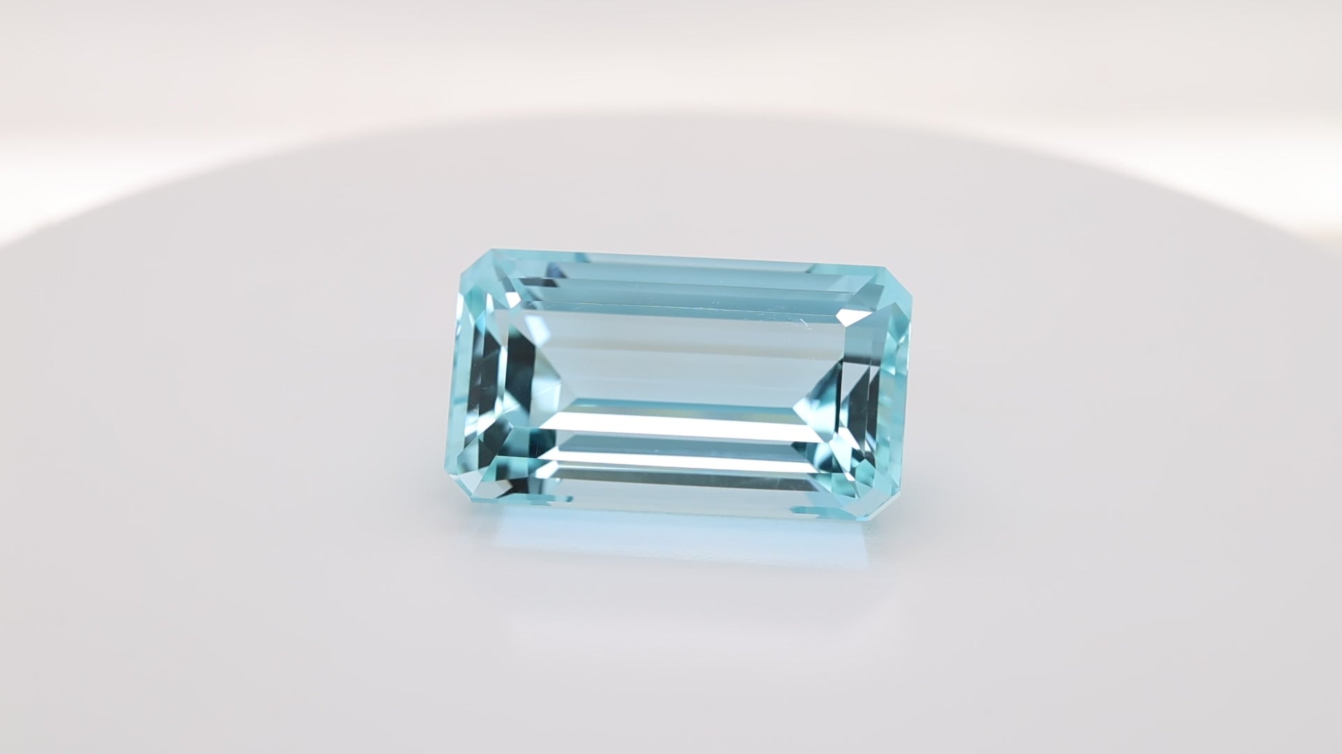 102.85 Carat Collection piece Blue Colour Aquamarine  (AQ1849)