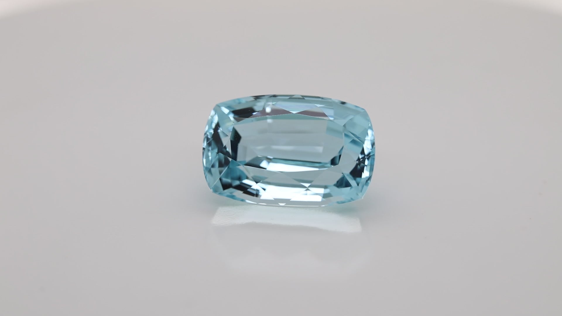 27.50 Carat Blue Colour Aquamarine  (AQ1214)