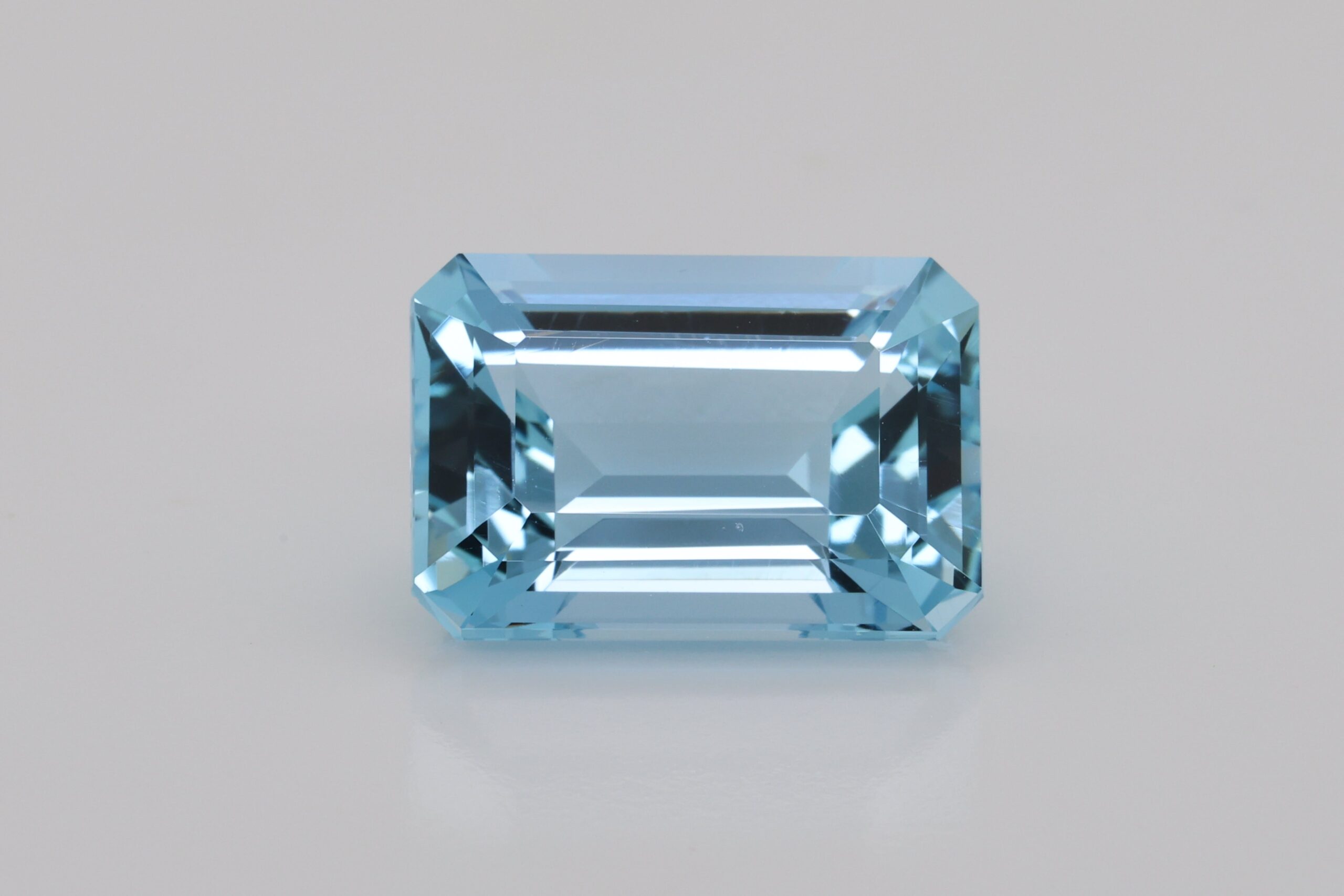 10.24 Blue Colour Aquamarine (AQ1858)