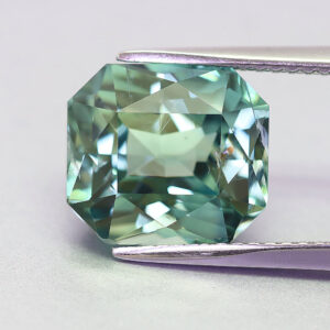 6.05  Carat Green Sapphire  (SA025).